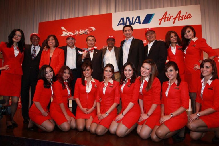 Ingin Tahu Berapa Gaji Pramugari Airasia?