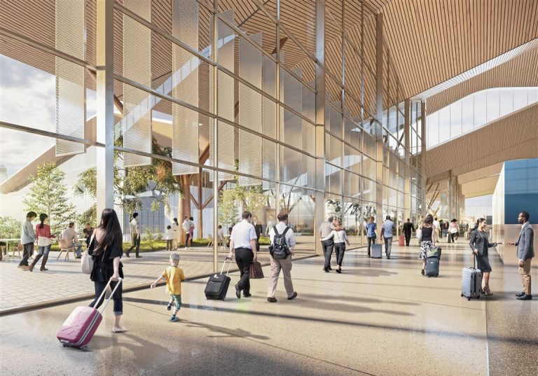 Sebaiknya Ketika ke Bandara Harus Memakai Pelindung Kaki